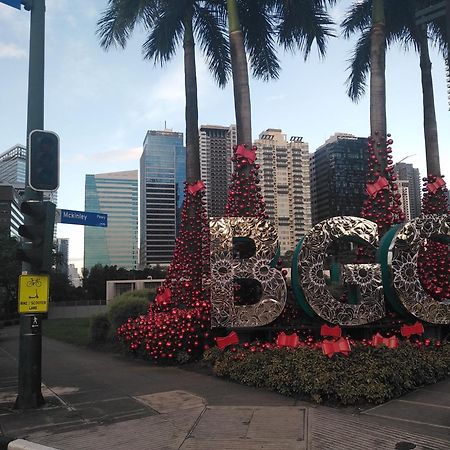 2 Bedrooms Units Forbes Area 5Th Avenue Bgc Center 马尼拉 外观 照片