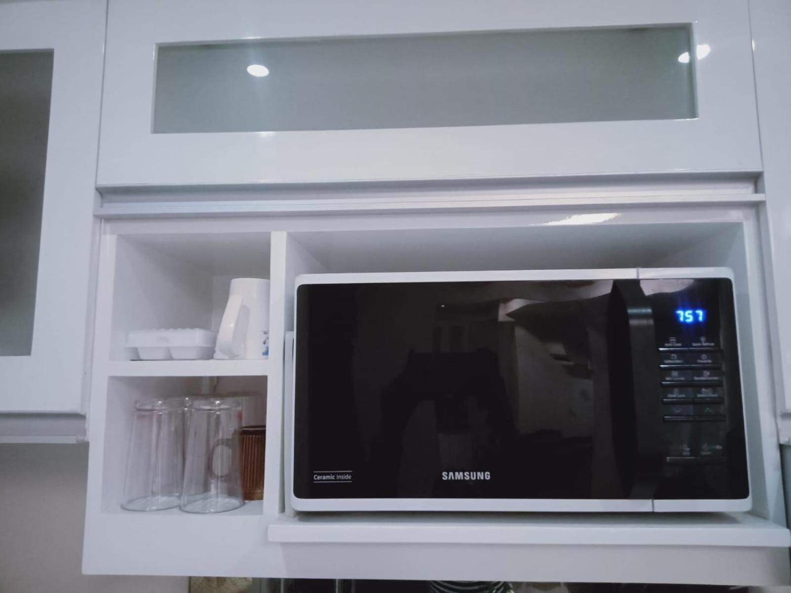 2 Bedrooms Units Forbes Area 5Th Avenue Bgc Center 马尼拉 外观 照片