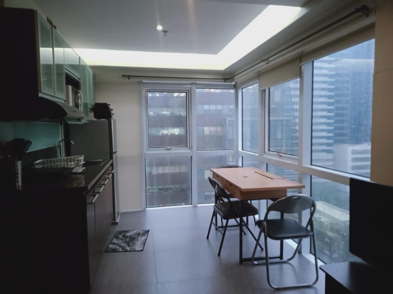 2 Bedrooms Units Forbes Area 5Th Avenue Bgc Center 马尼拉 外观 照片