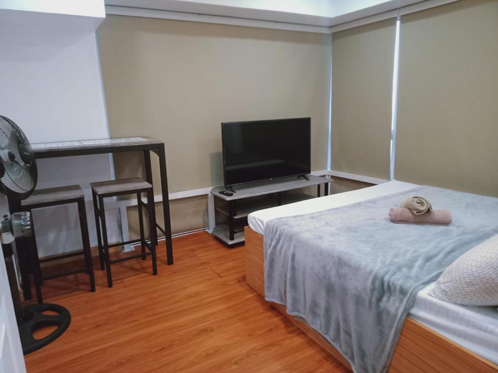 2 Bedrooms Units Forbes Area 5Th Avenue Bgc Center 马尼拉 外观 照片
