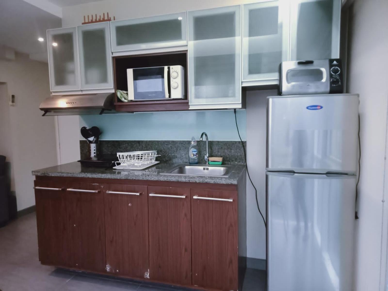 2 Bedrooms Units Forbes Area 5Th Avenue Bgc Center 马尼拉 外观 照片