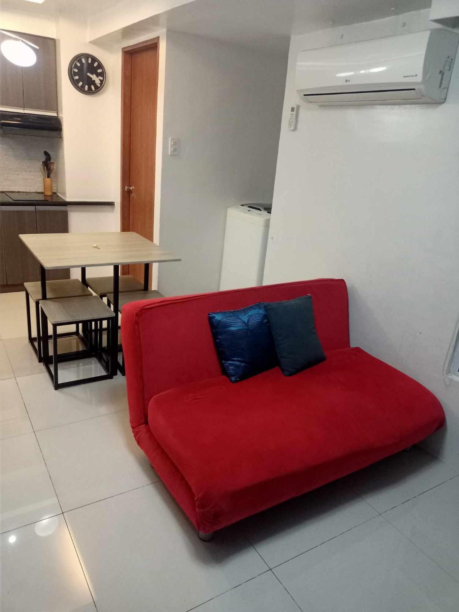 2 Bedrooms Units Forbes Area 5Th Avenue Bgc Center 马尼拉 外观 照片