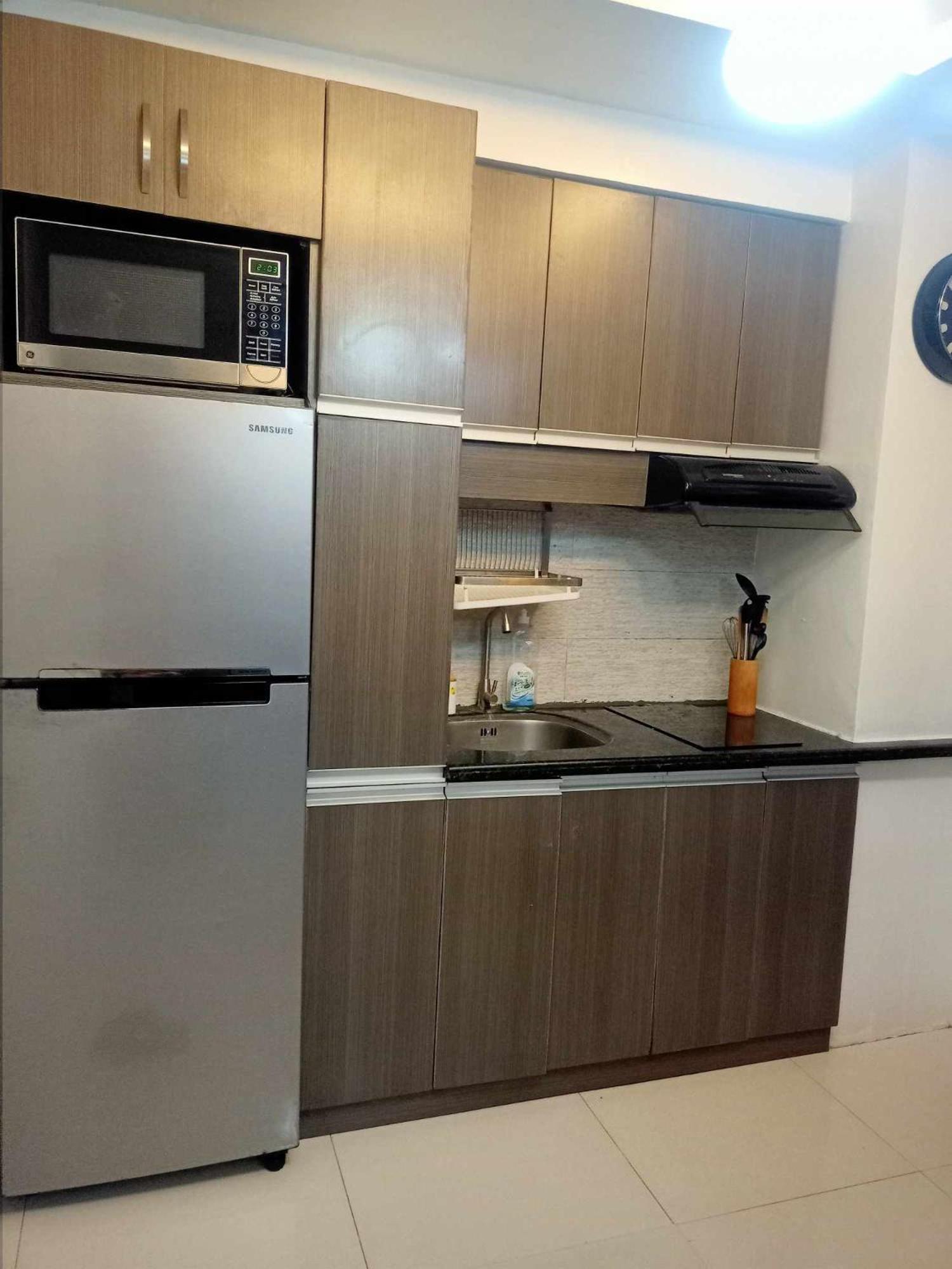 2 Bedrooms Units Forbes Area 5Th Avenue Bgc Center 马尼拉 外观 照片