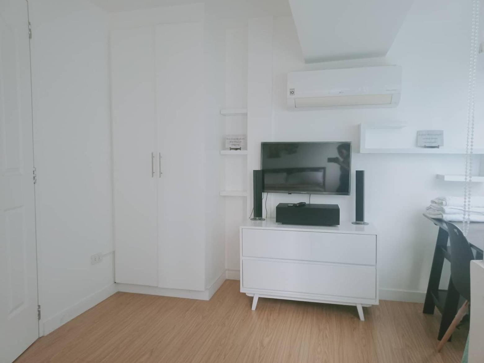 2 Bedrooms Units Forbes Area 5Th Avenue Bgc Center 马尼拉 外观 照片