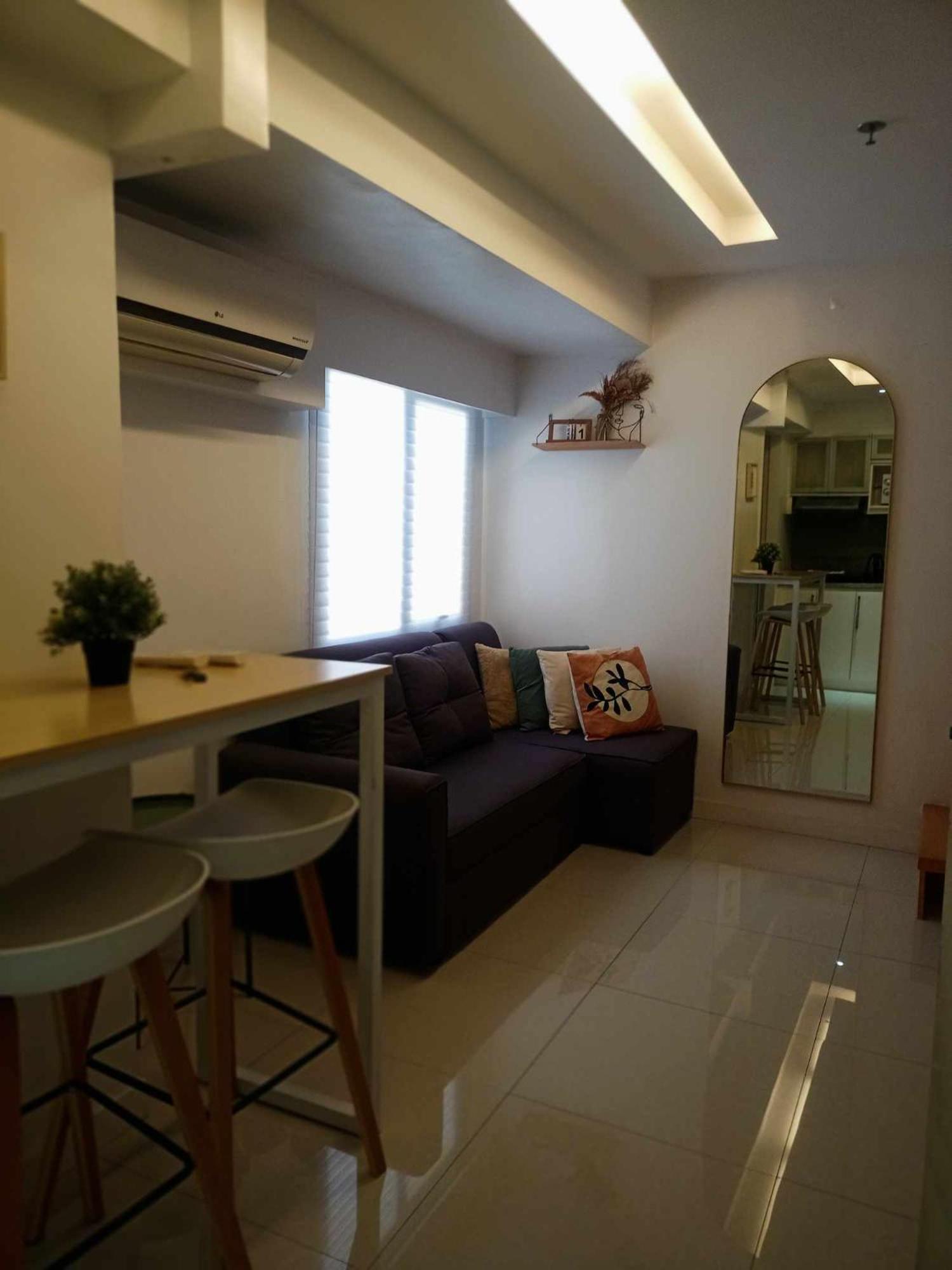 2 Bedrooms Units Forbes Area 5Th Avenue Bgc Center 马尼拉 外观 照片