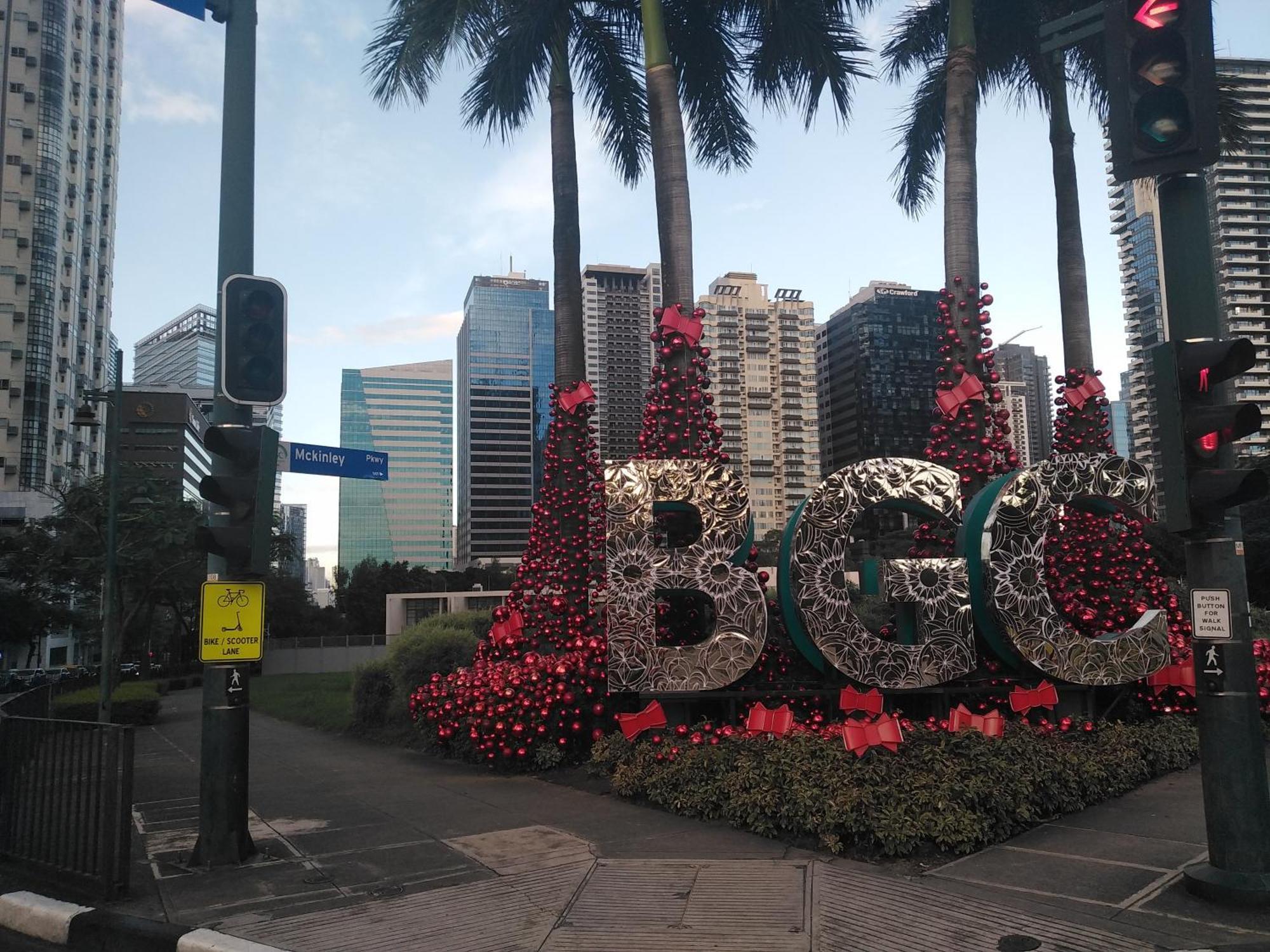 2 Bedrooms Units Forbes Area 5Th Avenue Bgc Center 马尼拉 外观 照片