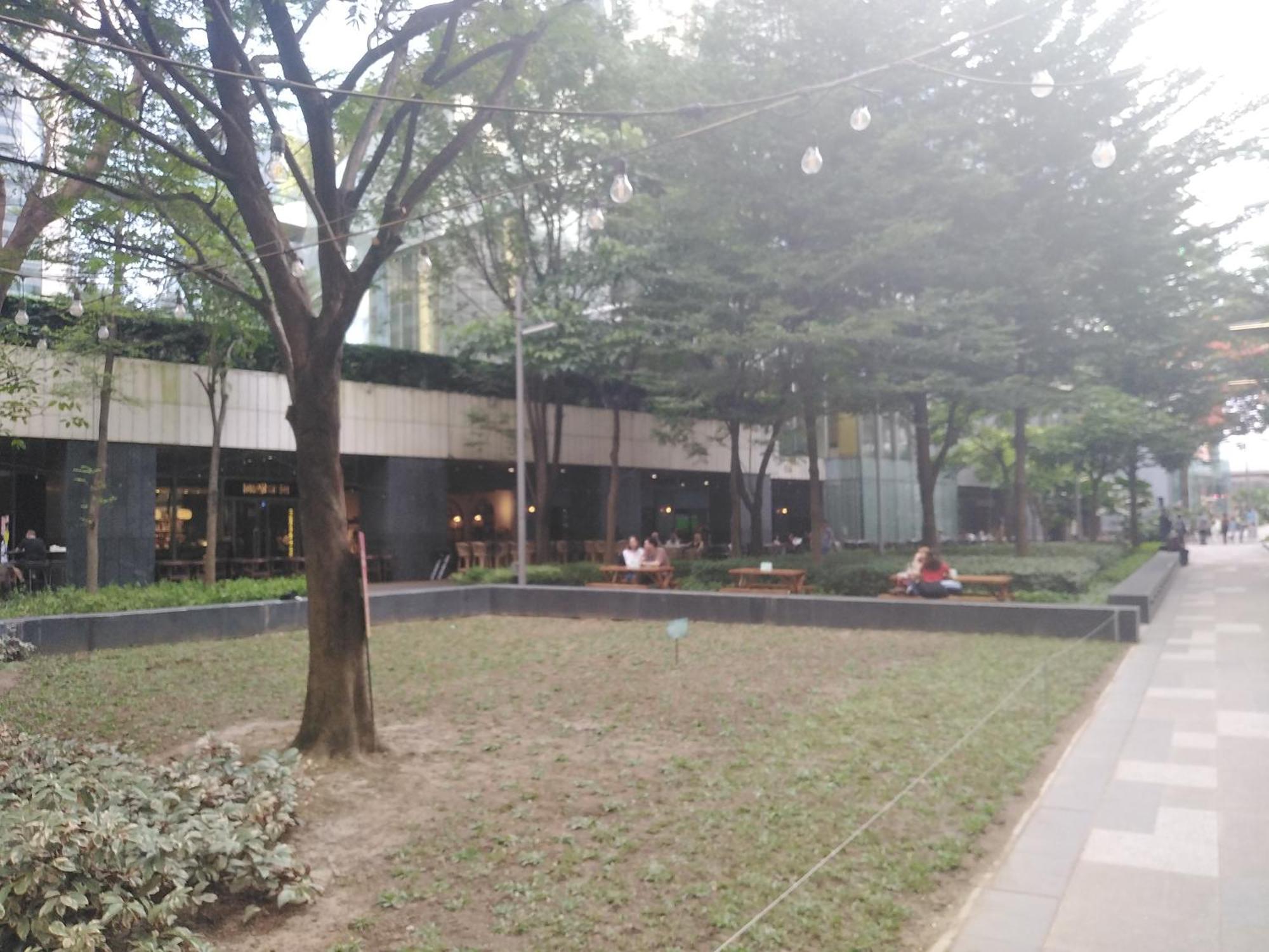 2 Bedrooms Units Forbes Area 5Th Avenue Bgc Center 马尼拉 外观 照片