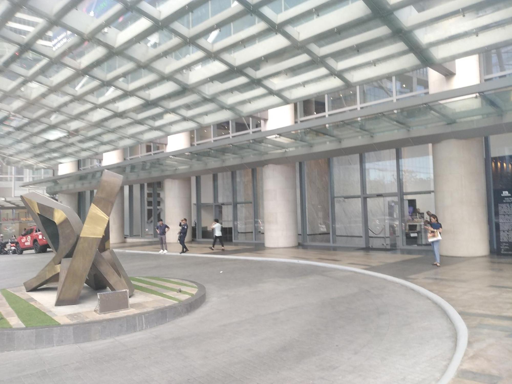2 Bedrooms Units Forbes Area 5Th Avenue Bgc Center 马尼拉 外观 照片