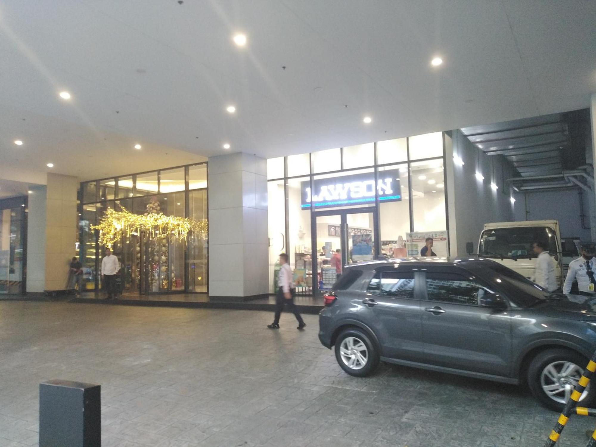 2 Bedrooms Units Forbes Area 5Th Avenue Bgc Center 马尼拉 外观 照片