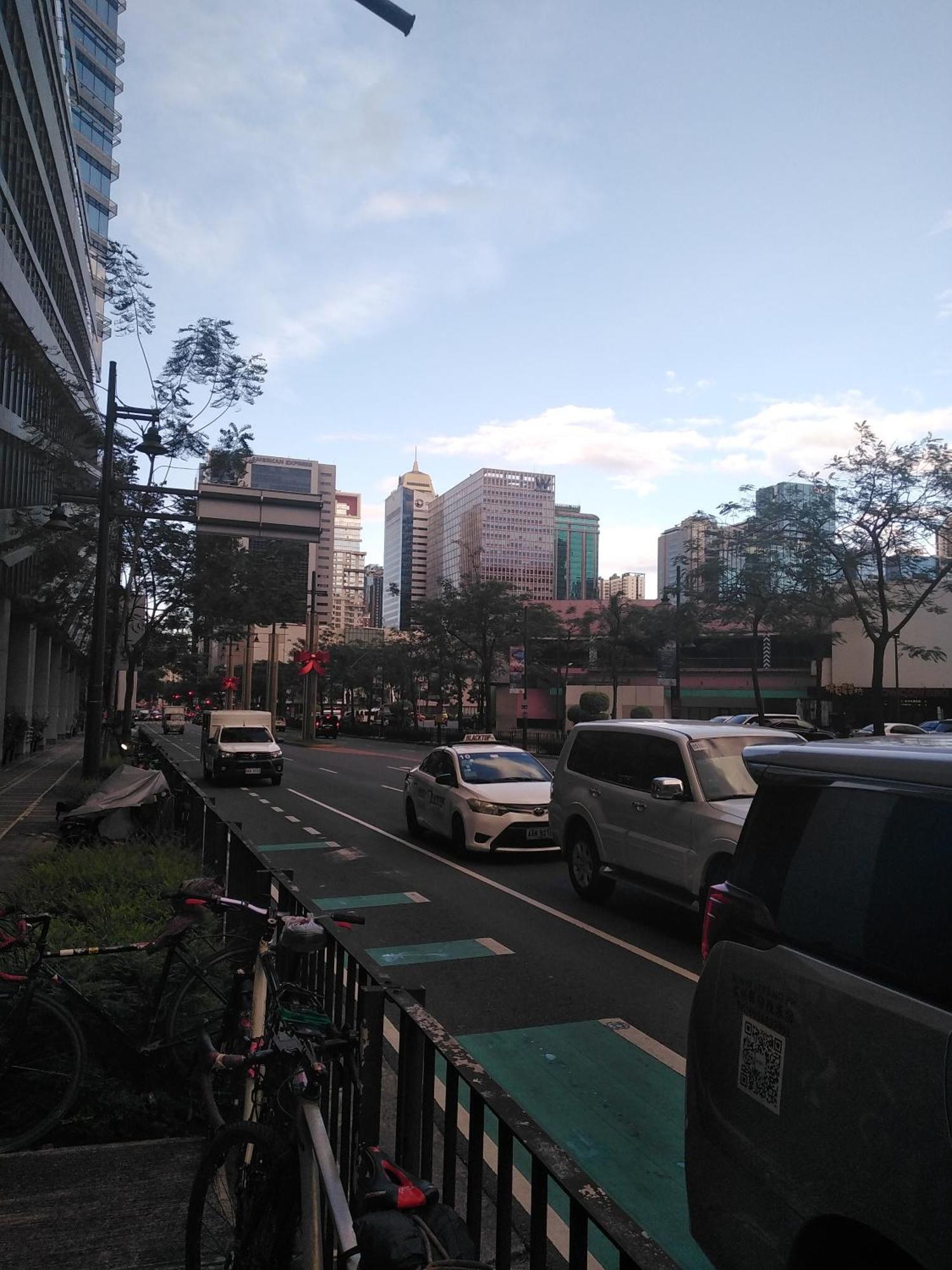 2 Bedrooms Units Forbes Area 5Th Avenue Bgc Center 马尼拉 外观 照片