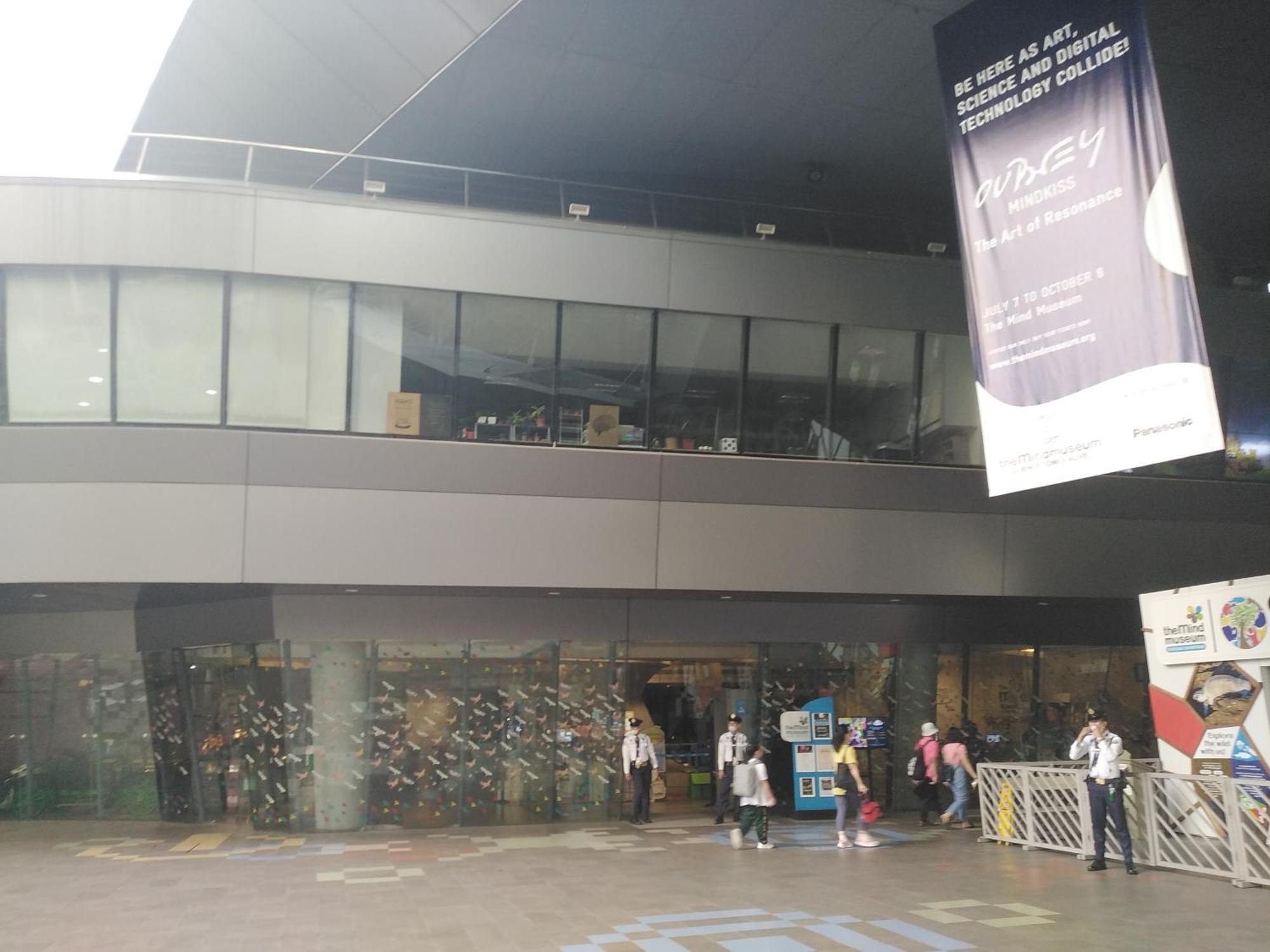 2 Bedrooms Units Forbes Area 5Th Avenue Bgc Center 马尼拉 外观 照片