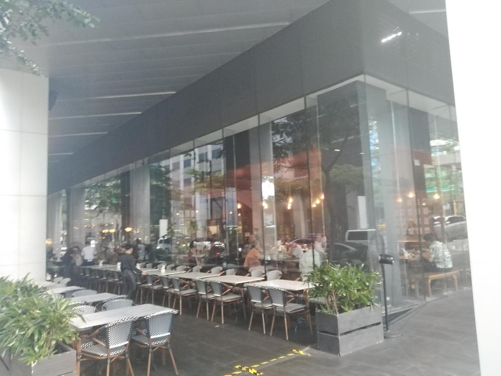 2 Bedrooms Units Forbes Area 5Th Avenue Bgc Center 马尼拉 外观 照片