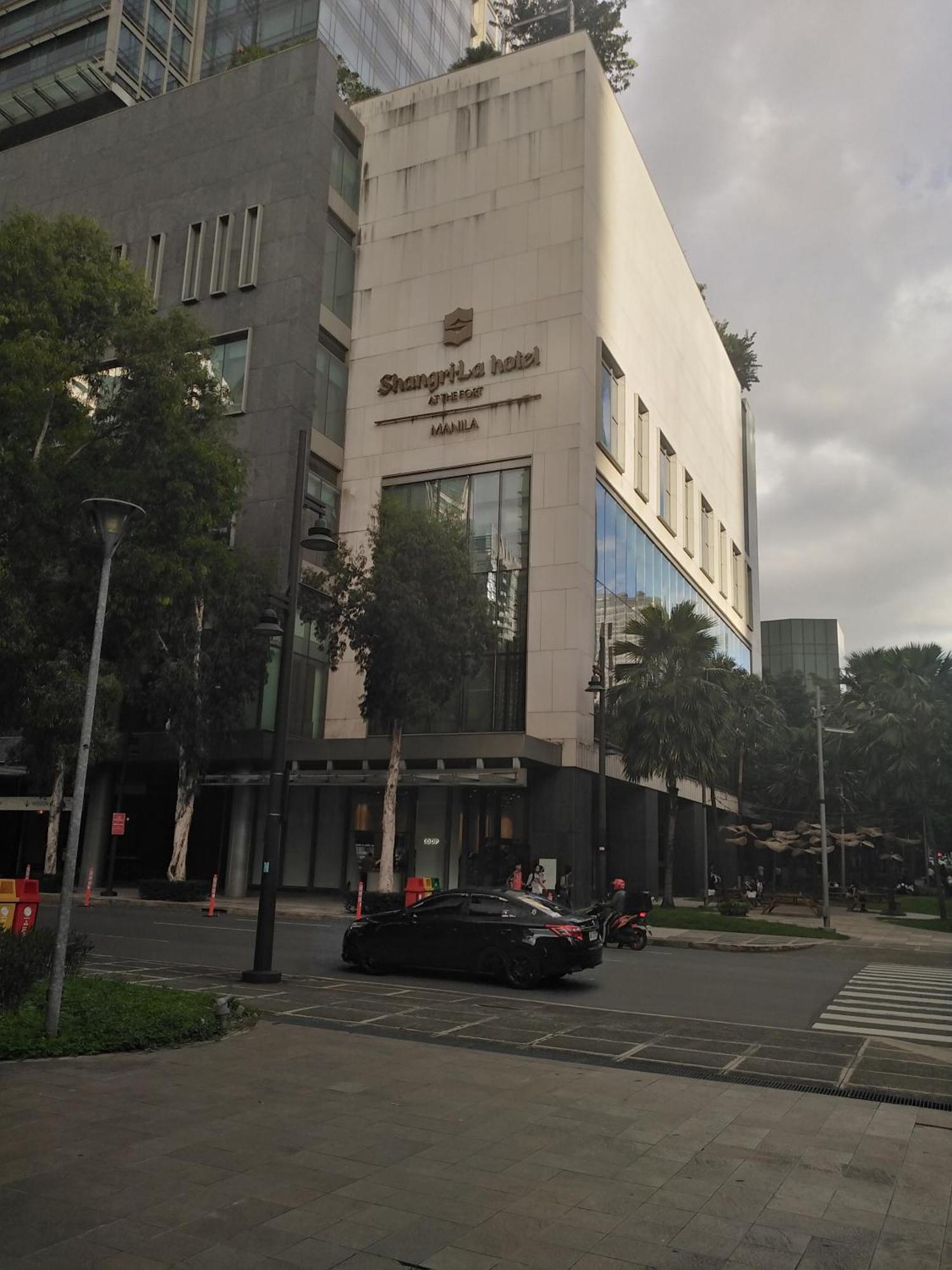 2 Bedrooms Units Forbes Area 5Th Avenue Bgc Center 马尼拉 外观 照片