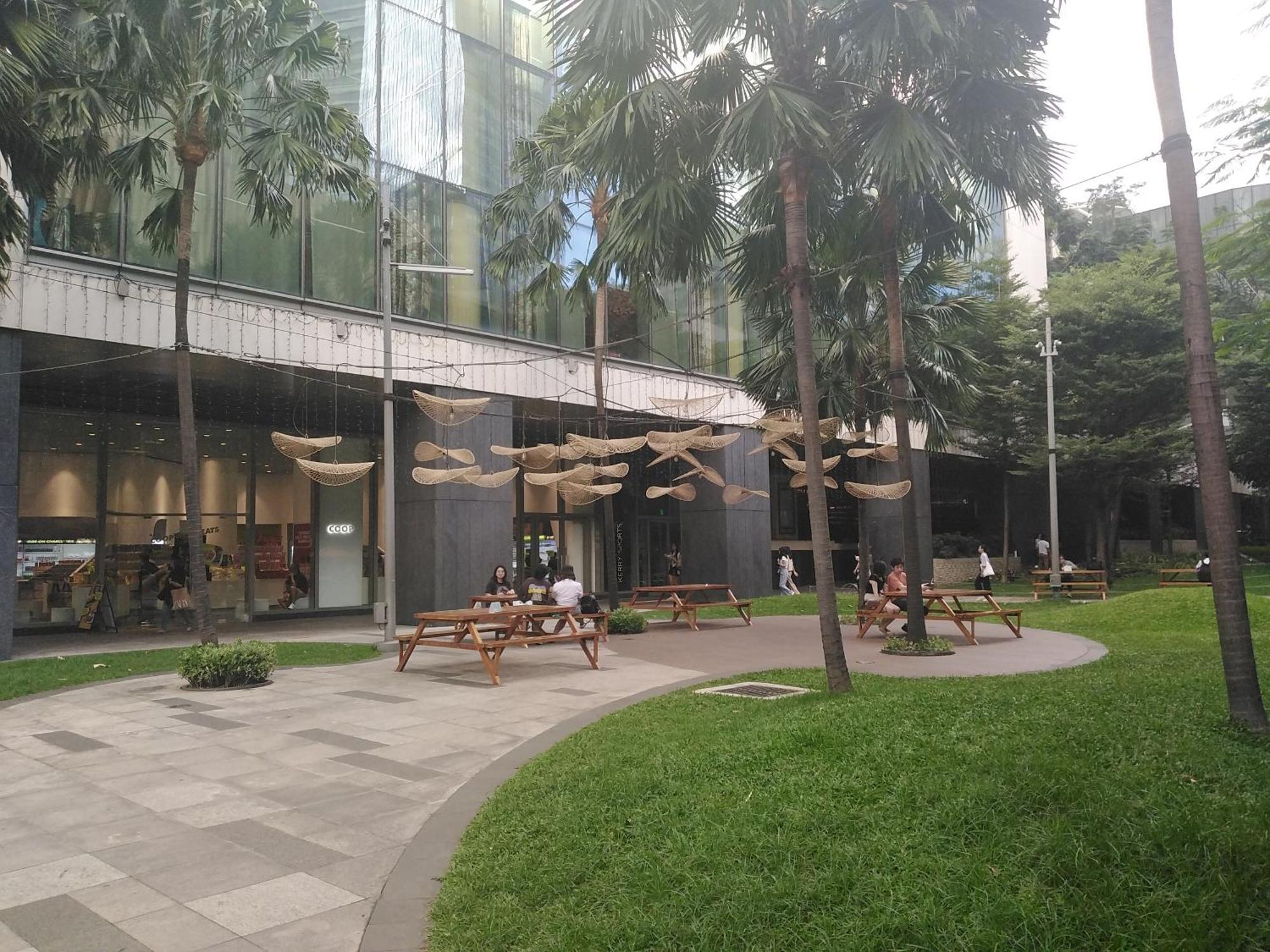 2 Bedrooms Units Forbes Area 5Th Avenue Bgc Center 马尼拉 外观 照片